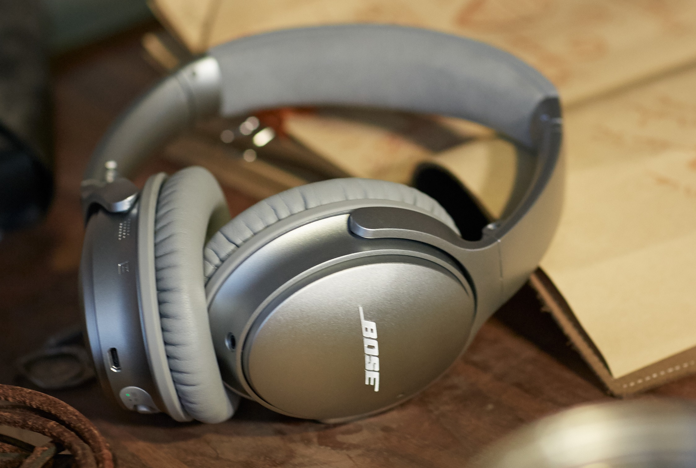 QuietComfort 35 wireless headphones - Silver 2